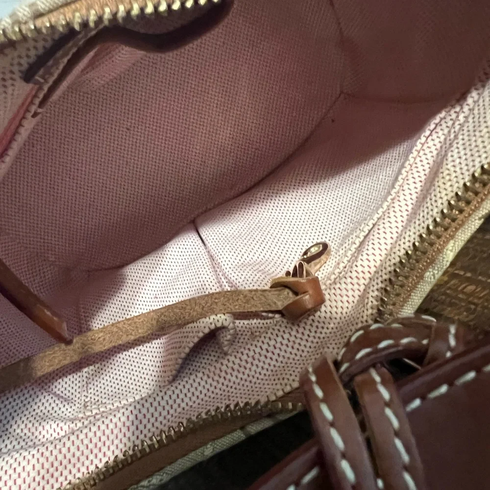 Dooney & Bourke Tan Brown Shoulder Bag with Monogram - Picture 5 of 5